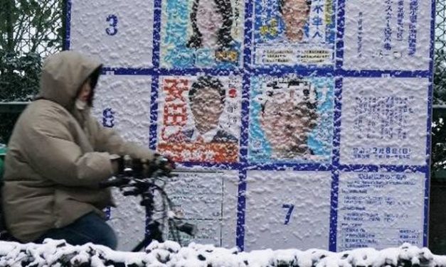 Jepang Gelar Pemilu Kilat, Warga Antusias Datangi TPS Meski Hujan Salju