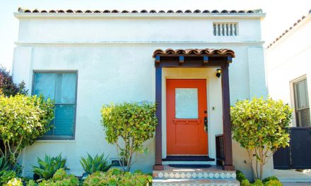 Tanaman Hias Tak Boleh Ada Dekat Pintu Masuk Rumah Anda