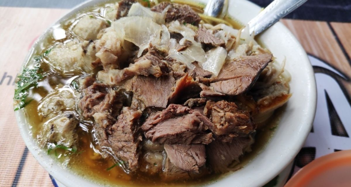 Mie Sop Tetelan: Sensasi Kuah Gurih Dengan Potongan Daging