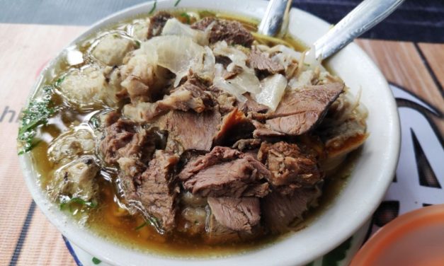 Mie Sop Tetelan: Sensasi Kuah Gurih Dengan Potongan Daging