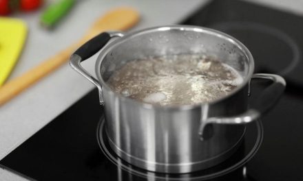 Merebus Air, Solusi Turunkan Kadar Nanoplastik & Mikroplastik