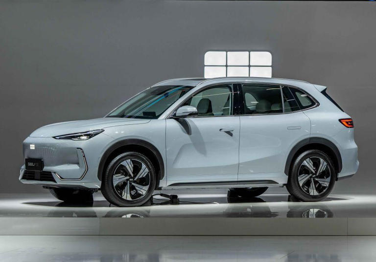 Desain Masa Depan! Mobil Listrik Tampil Beda Tanpa Gril Depan