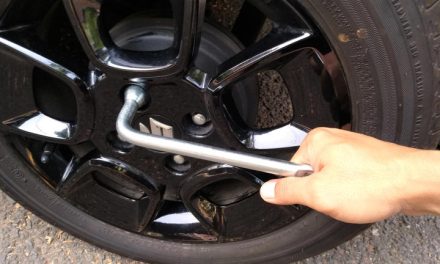 Trik Ampuh Membuka Baut Roda Mobil Bekas Dengan Mudah