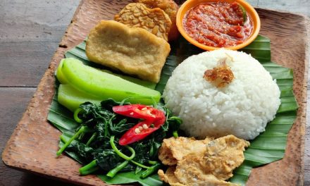 Nasi Tempong, Menu Pedas Legendaris Khas Banyuwangi