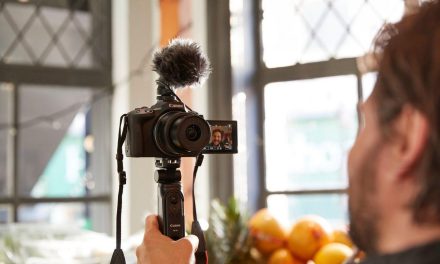 Nggak Nyangka! Mirrorless Compact Bikin Hasil Auto Keren
