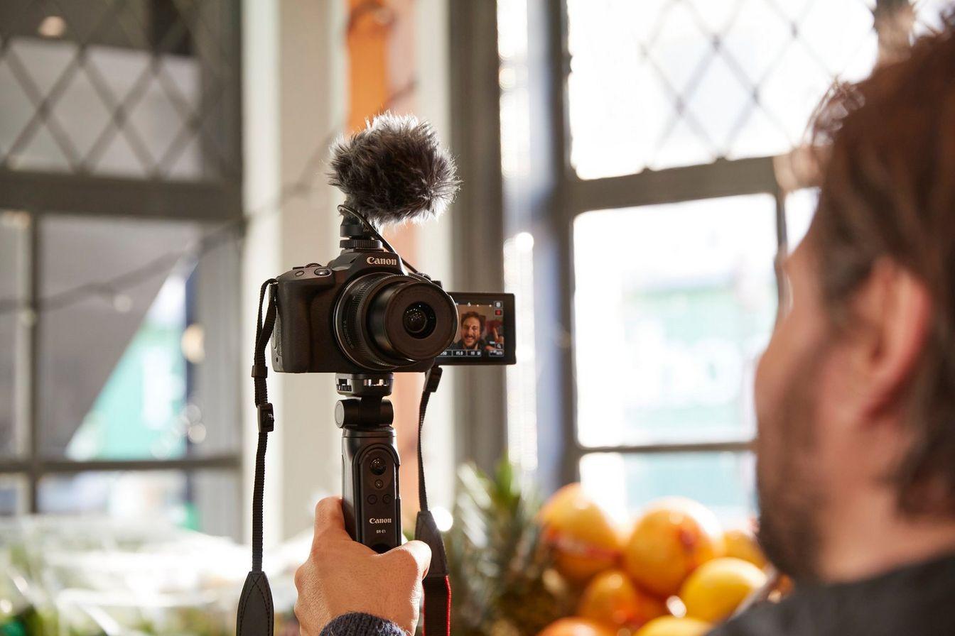 Nggak Nyangka! Mirrorless Compact Bikin Hasil Auto Keren