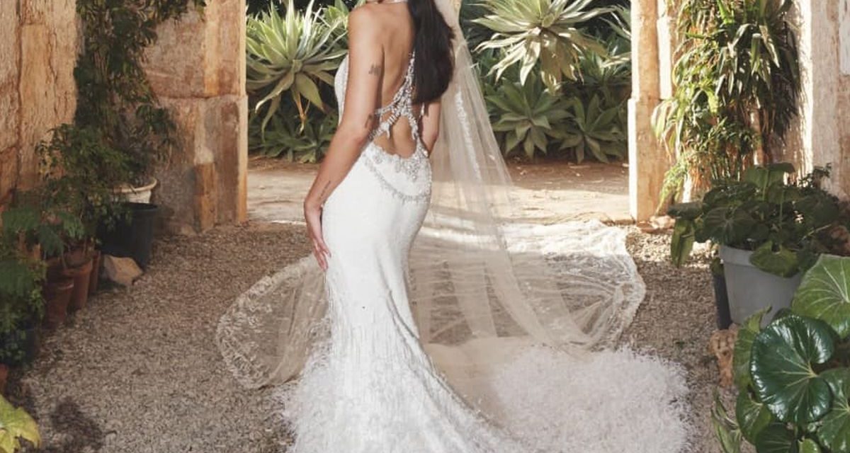 Elegan Dan Berkelas, Detail Gaun Pengantin Dua Lipa Dari Chanel