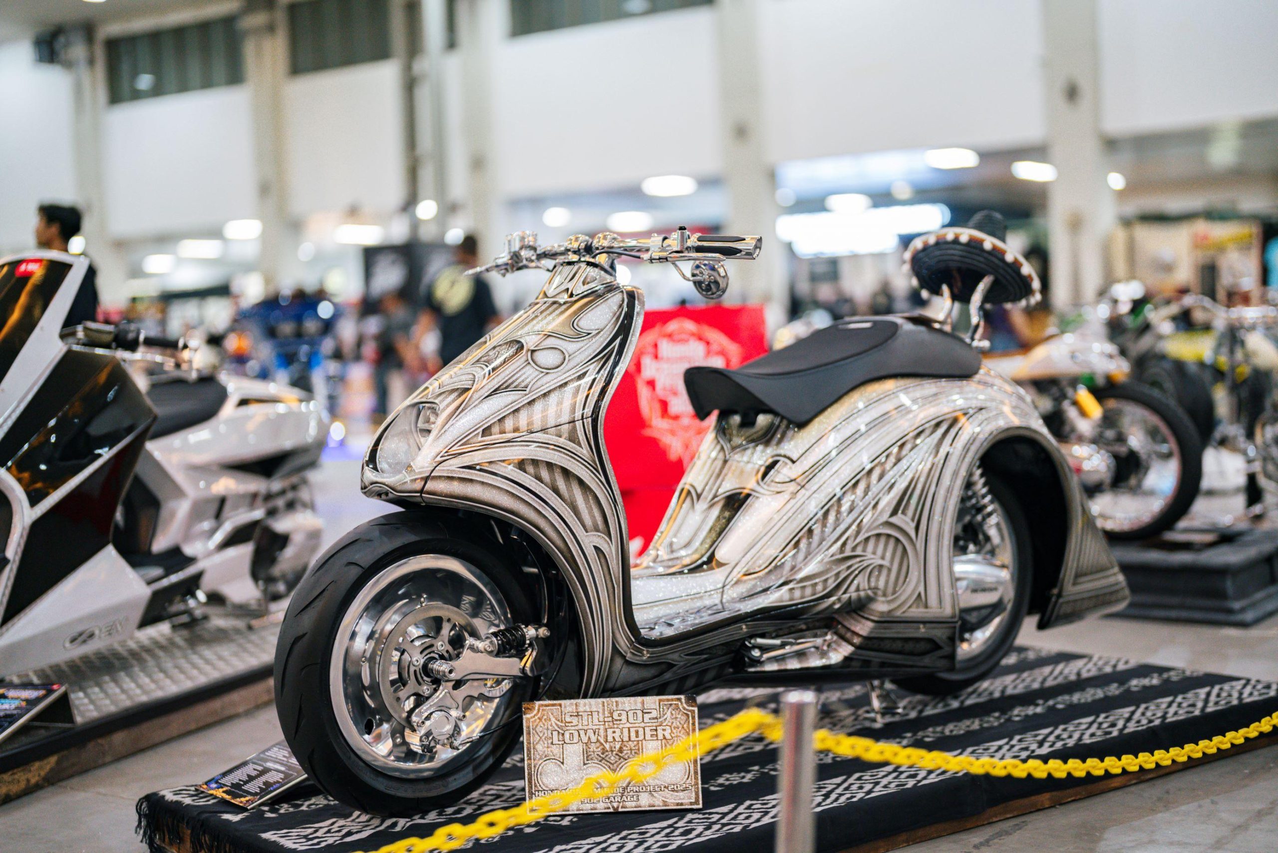 Gak Biasa! Honda Stylo Di Sulap Jadi Lowrider Ekstrem