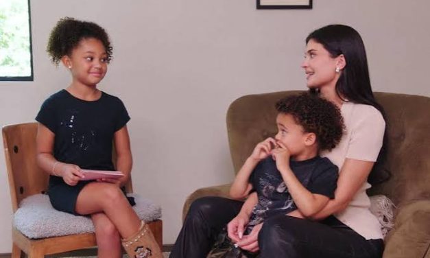 Bikin Gemas! Stormi Pimpin Wawancara, Aire Ikut Tingkah Lucu