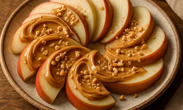 Makin Lezat! Apel Dengan Selai Kacang Jadi Camilan Praktis