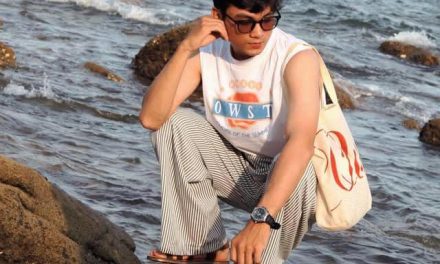 Eye Catching! Inspirasi Outfit Ke Pantai Ala Vo Khanh Hung